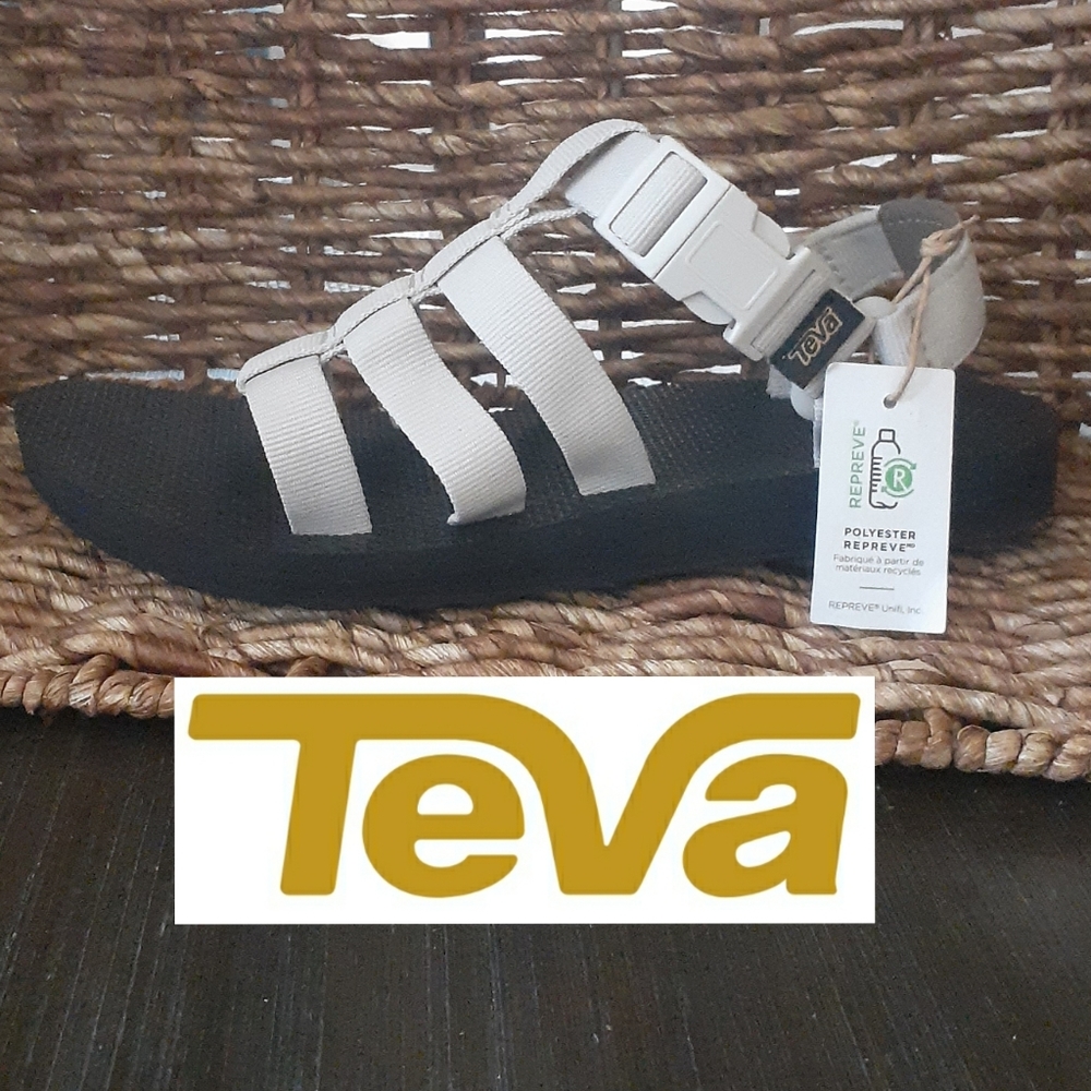 NWT - TEVA DORADO SANDALS